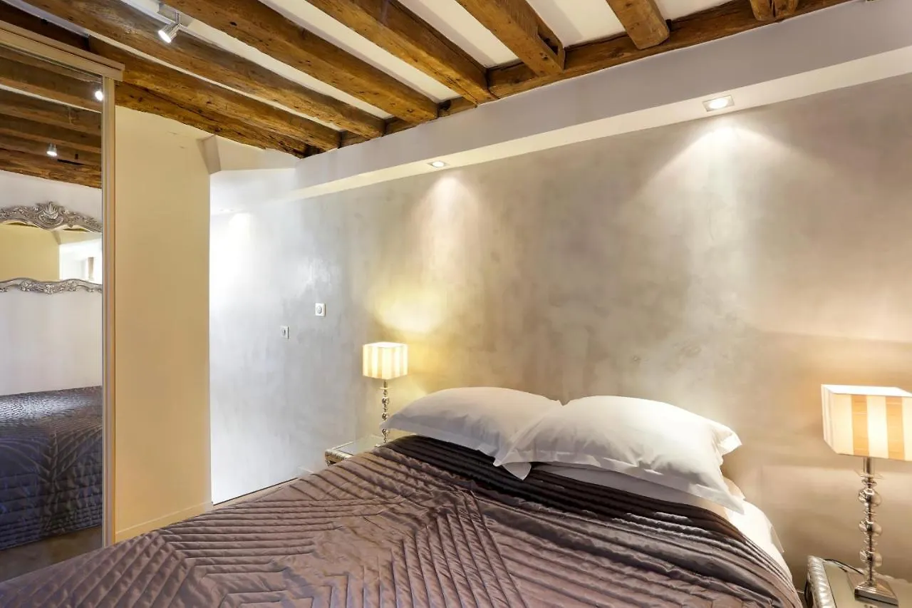 Habitat Parisien - 1br-1ba - Duplex Louvre Museum פריז